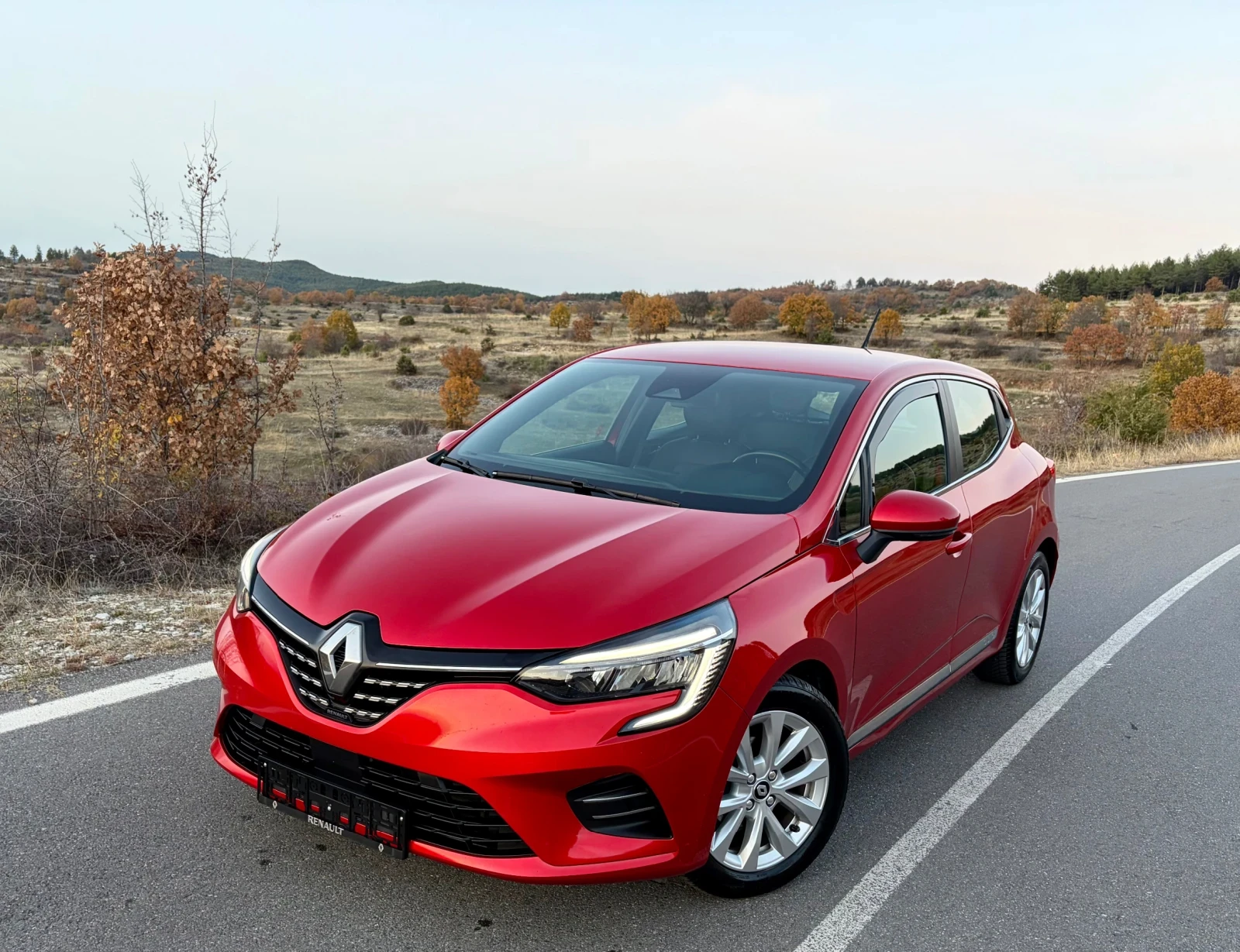 Renault Clio Нов внос, Отлична, 6-скорости, снимка 2 - Автомобили и джипове - 53774132