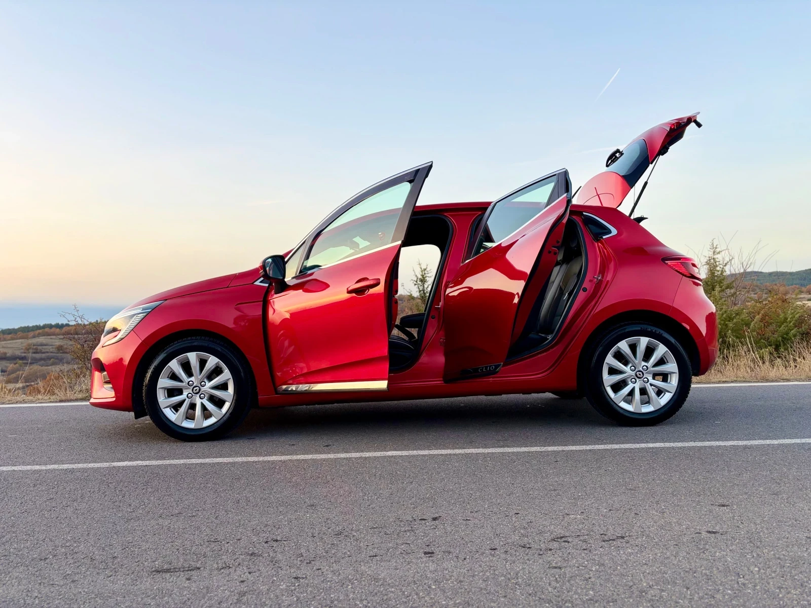 Renault Clio Нов внос, Отлична, 6-скорости, снимка 8 - Автомобили и джипове - 53774132