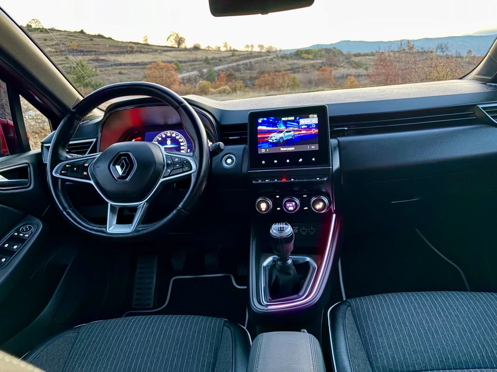 Renault Clio Нов внос, Отлична, 6-скорости, снимка 15 - Автомобили и джипове - 53774132