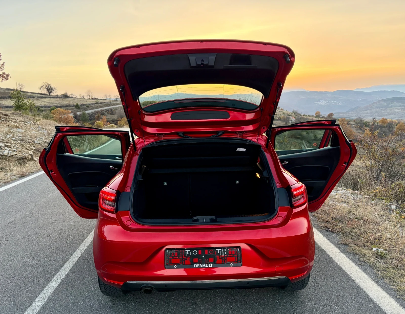 Renault Clio Нов внос, Отлична, 6-скорости, снимка 9 - Автомобили и джипове - 53774132