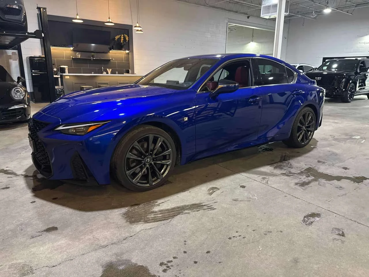 Lexus IS 300  CARFAX, снимка 2 - Автомобили и джипове - 53789170