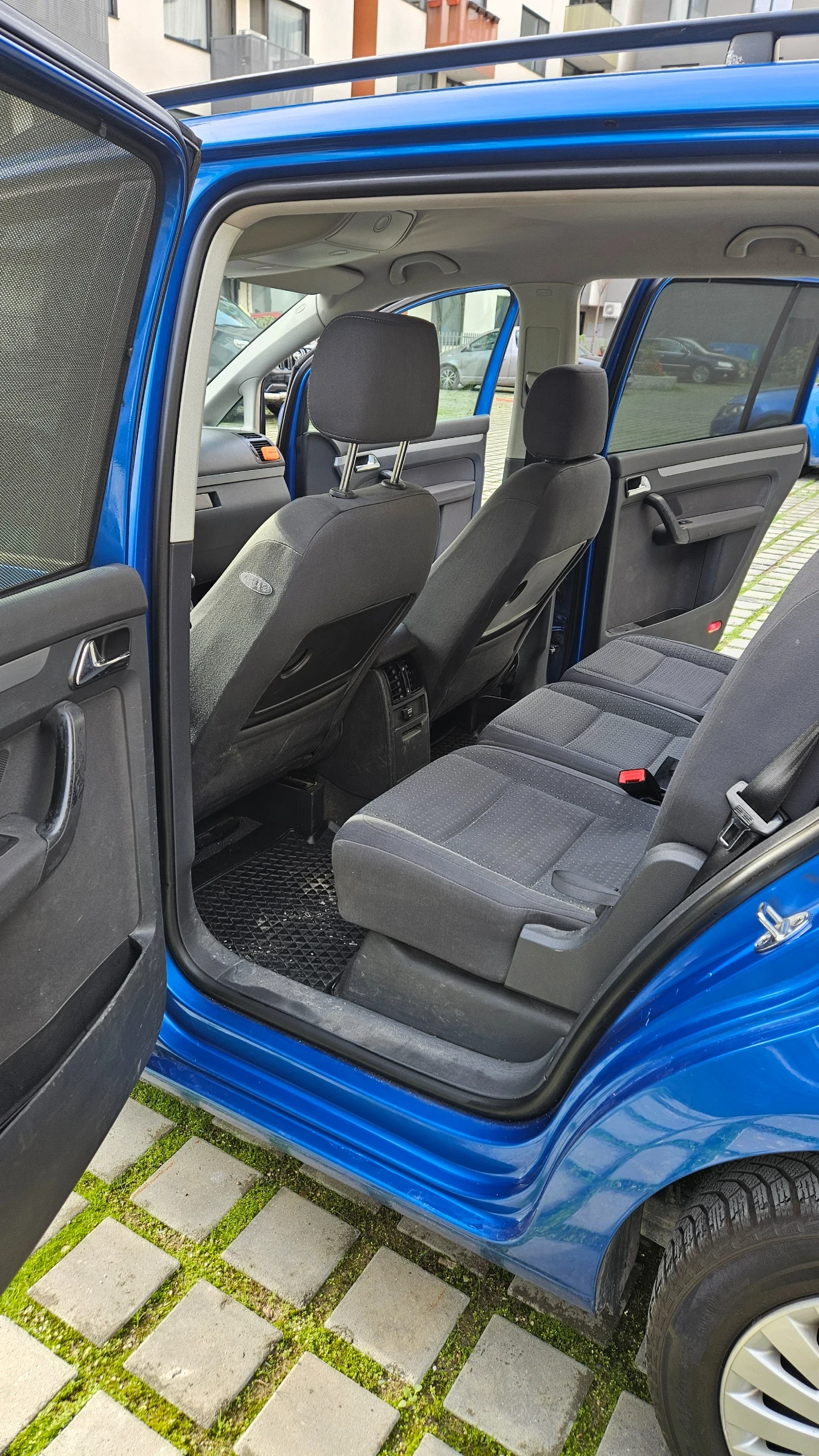 VW Touran, снимка 8 - Автомобили и джипове - 53976541