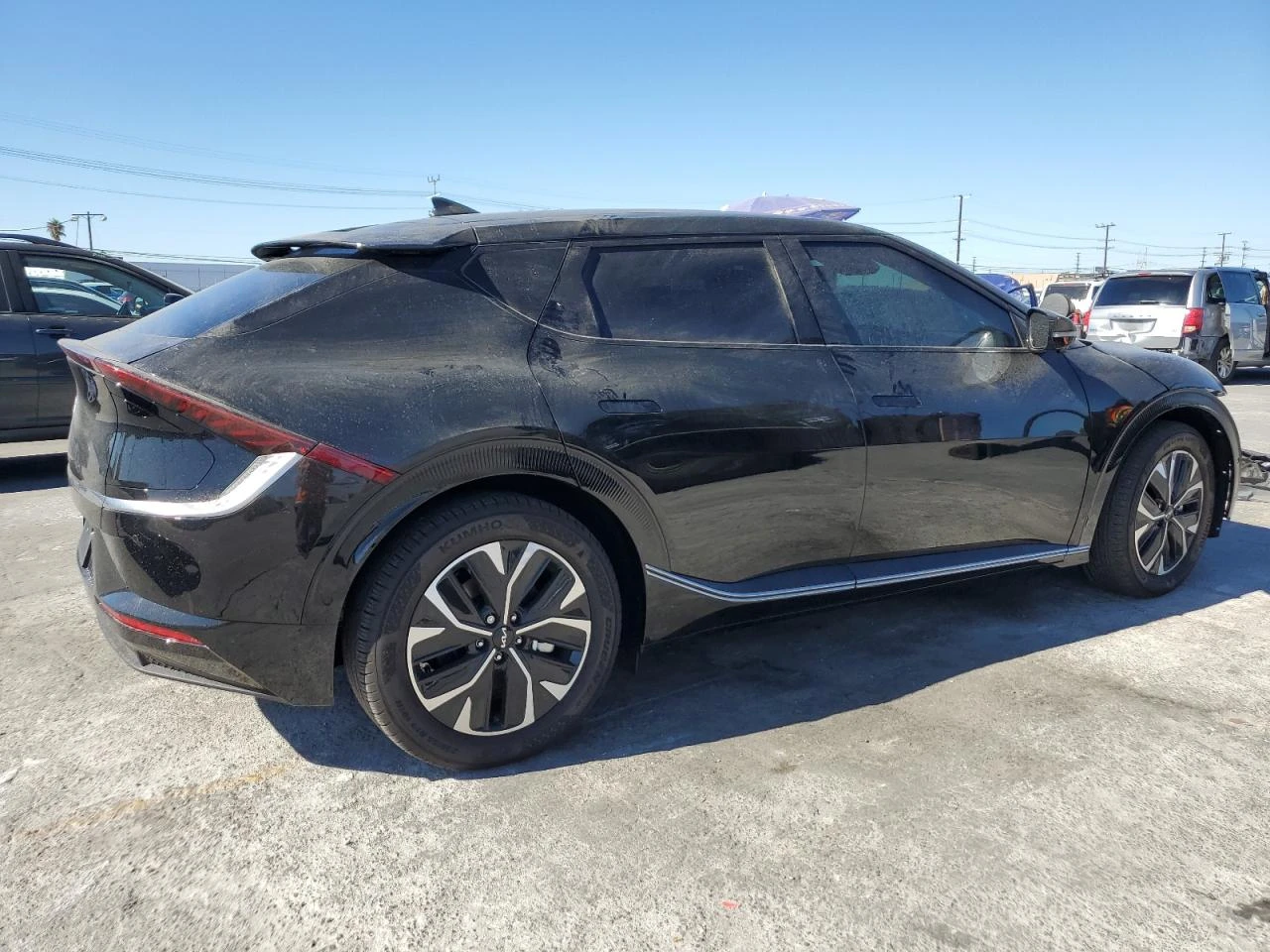 Kia EV6, снимка 3 - Автомобили и джипове - 54460379