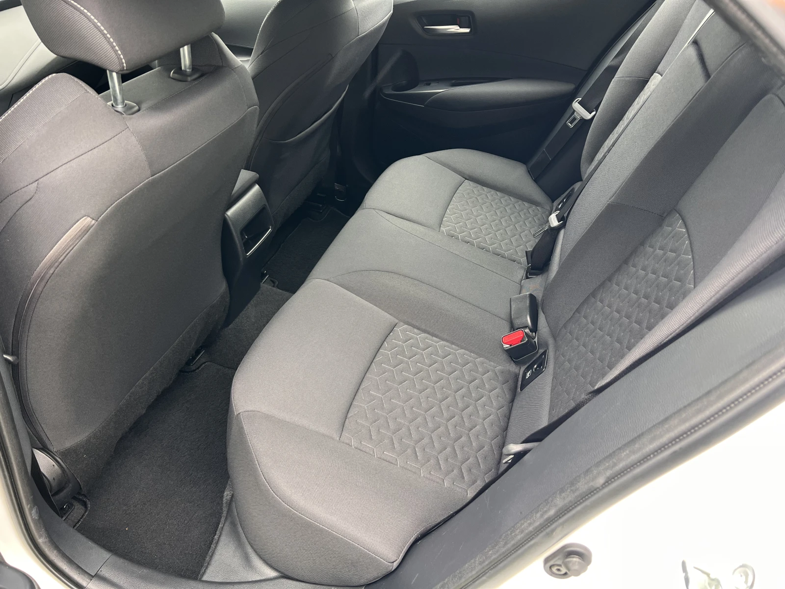 Toyota Corolla EXECUTIVE/1.2D-4T/116k.c./6MT/�������� | Mobile.bg � ����������� 10