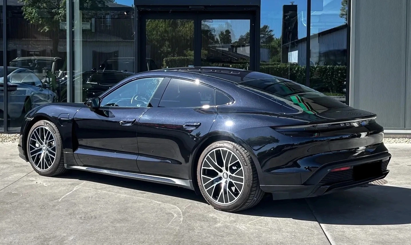 Porsche Taycan Turbo, снимка 4 - Автомобили и джипове - 54561367