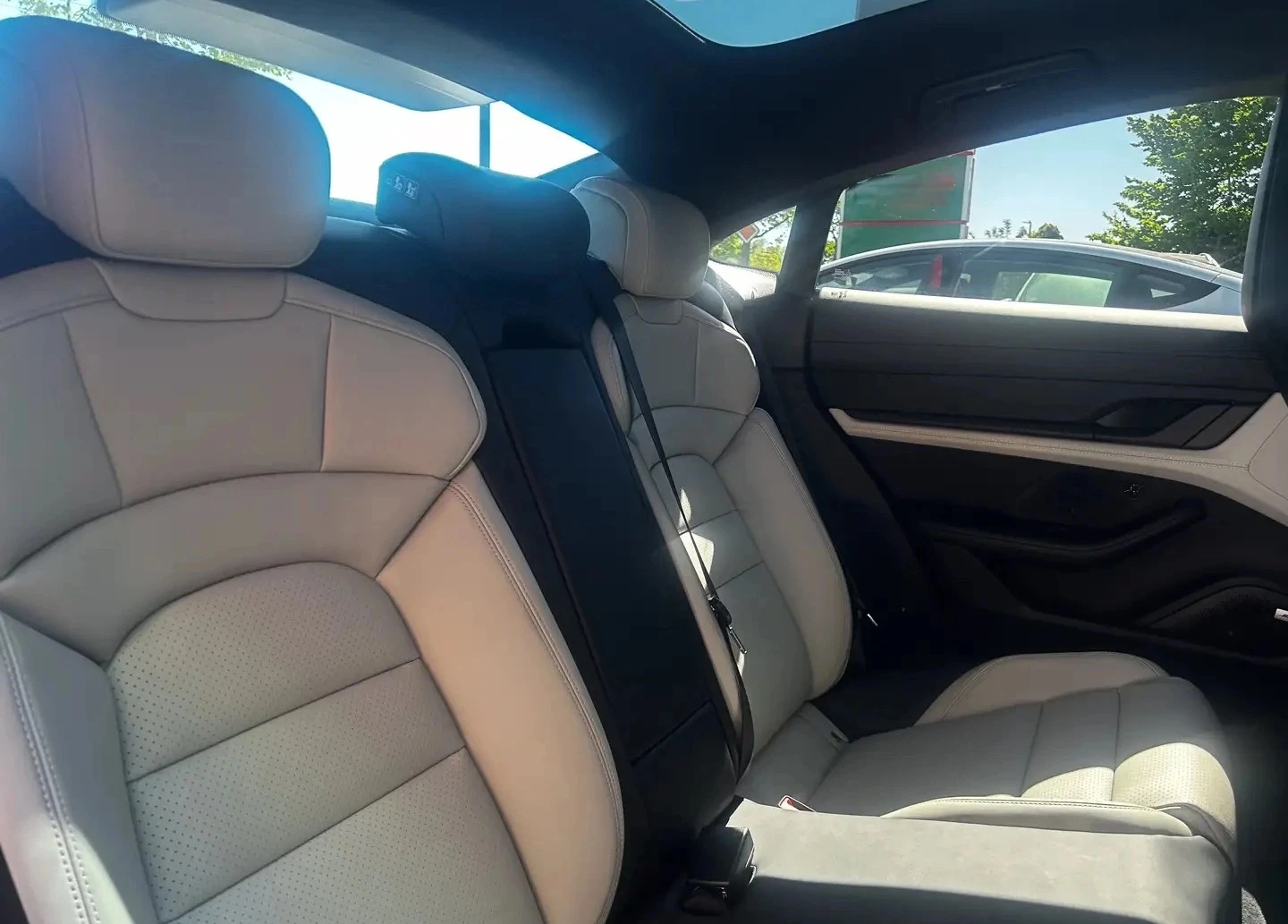 Porsche Taycan Turbo, снимка 8 - Автомобили и джипове - 54561367