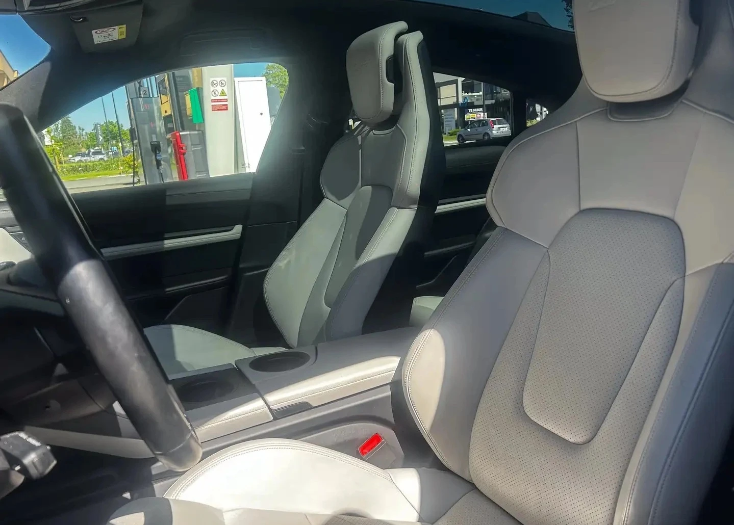 Porsche Taycan Turbo, снимка 6 - Автомобили и джипове - 54561367