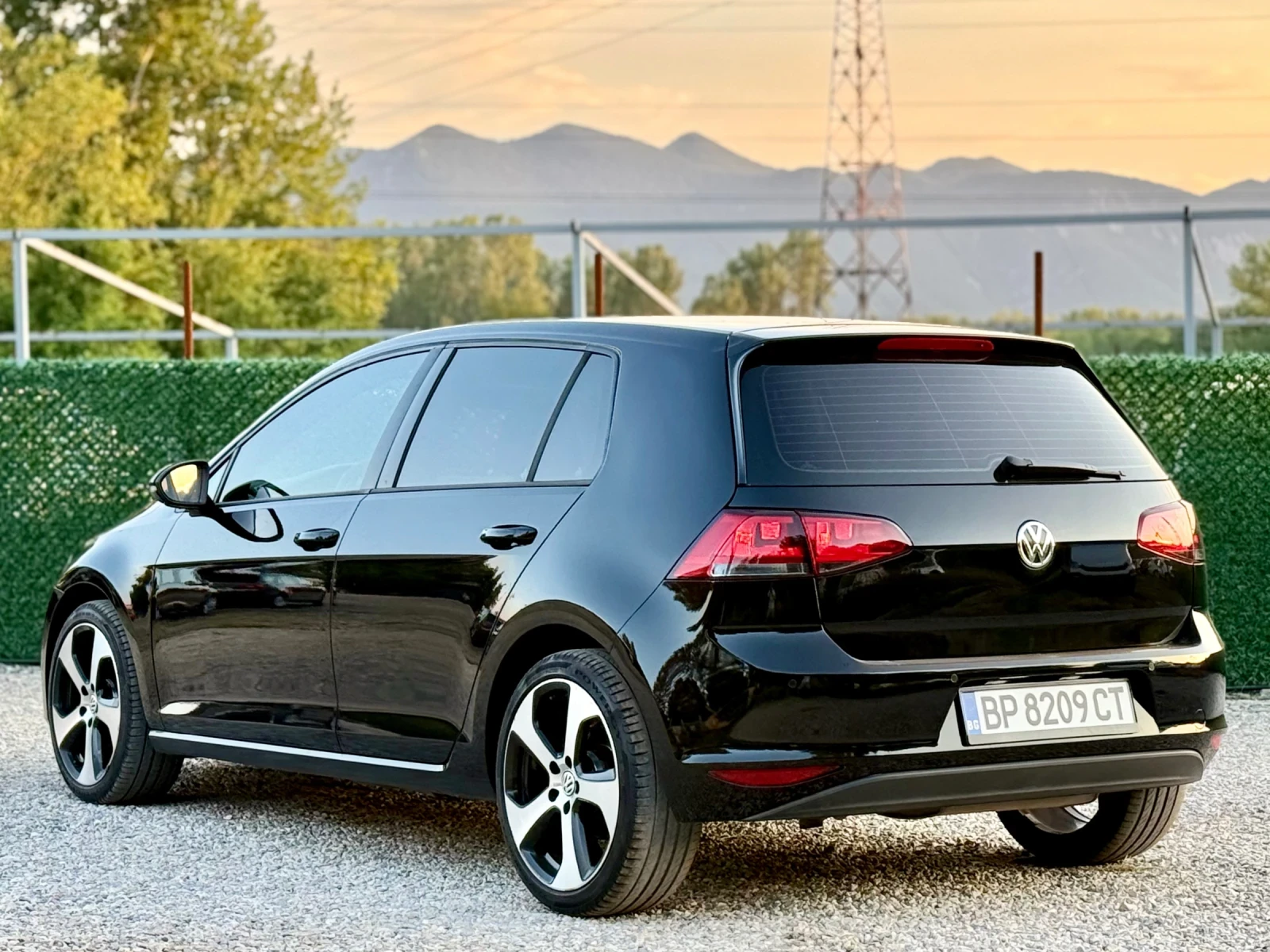 VW Golf 1.6TDi 90hp//HIGHLINE* LED, снимка 5 - Автомобили и джипове - 54858533