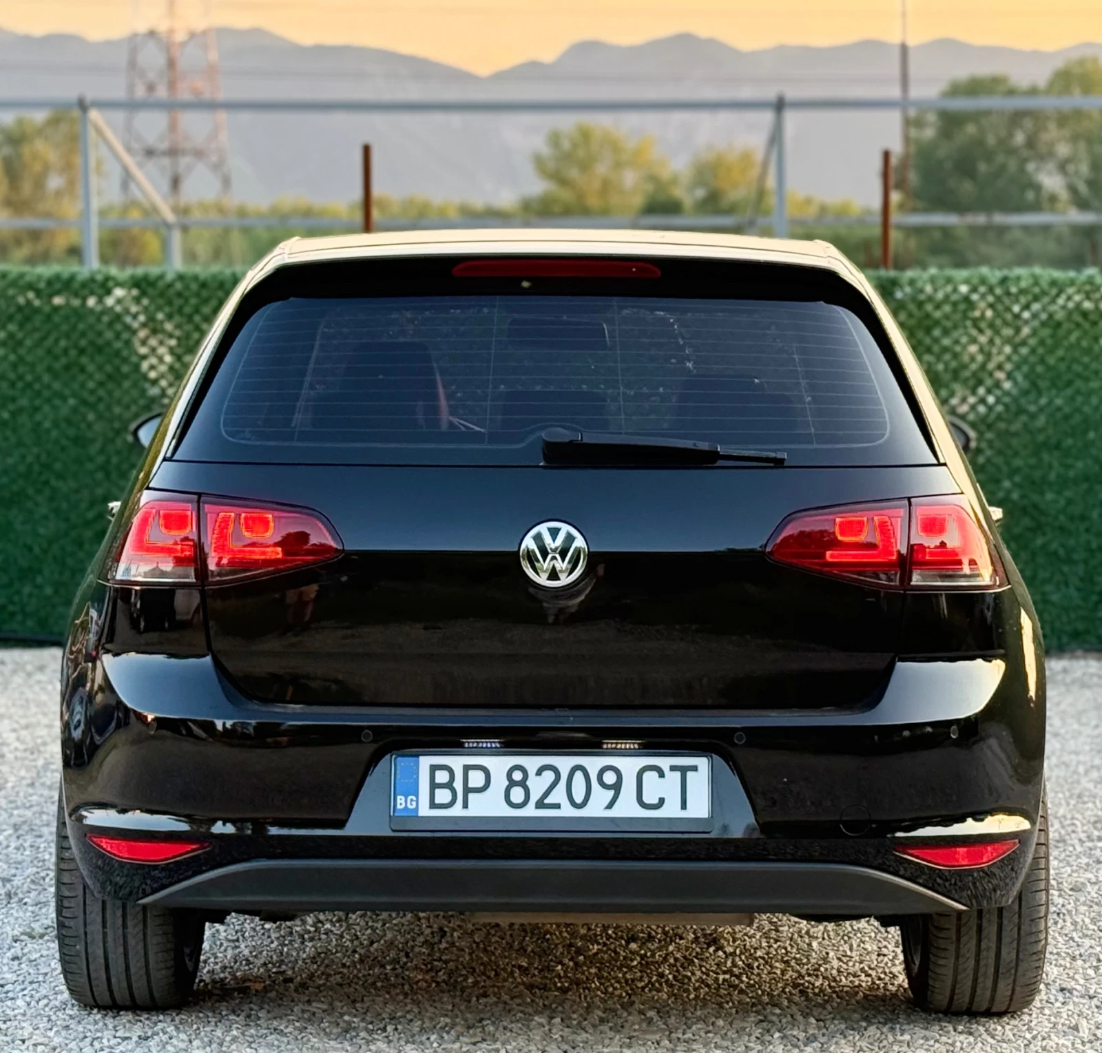 VW Golf 1.6TDi 90hp//HIGHLINE* LED, снимка 6 - Автомобили и джипове - 54858533