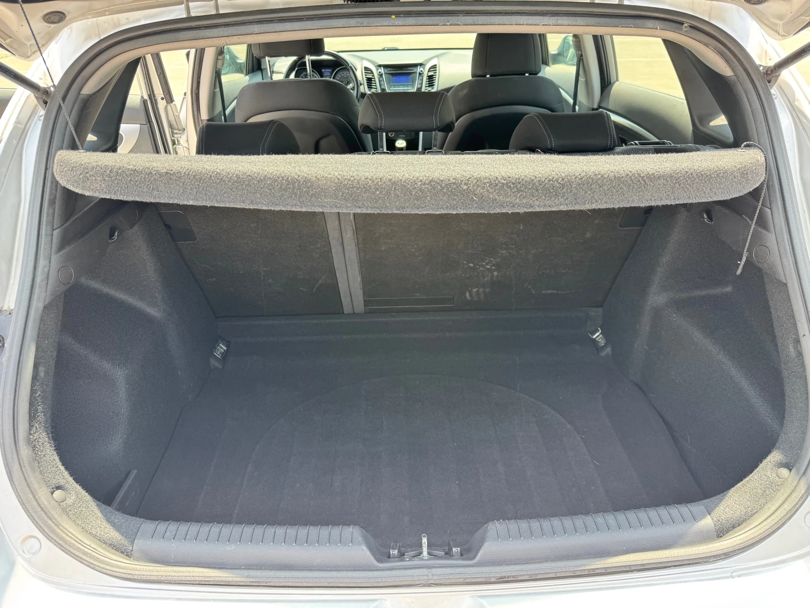 Hyundai I30 1.6CRDI-2013-6ск, снимка 12 - Автомобили и джипове - 55330384