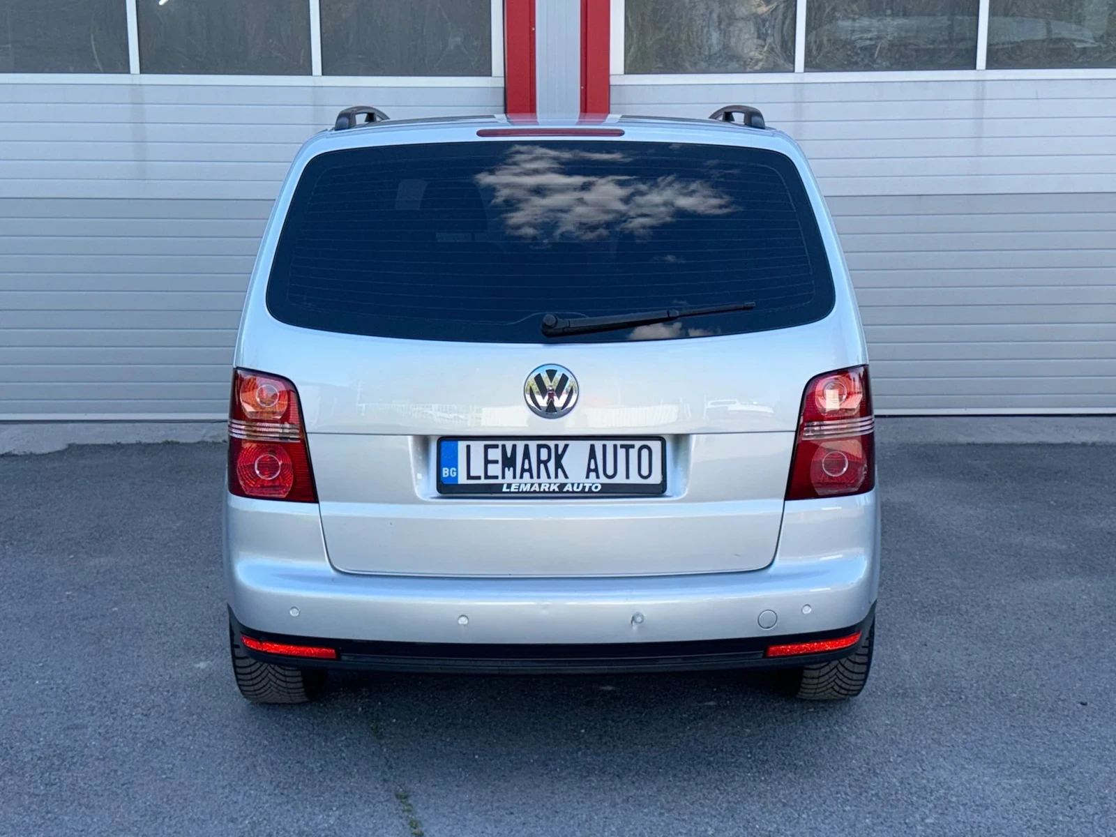 VW Touran 1.9TDI AUTOMATIK DSG KLIMATRONIK ЛИЗИНГ!!!, снимка 10 - Автомобили и джипове - 55467076