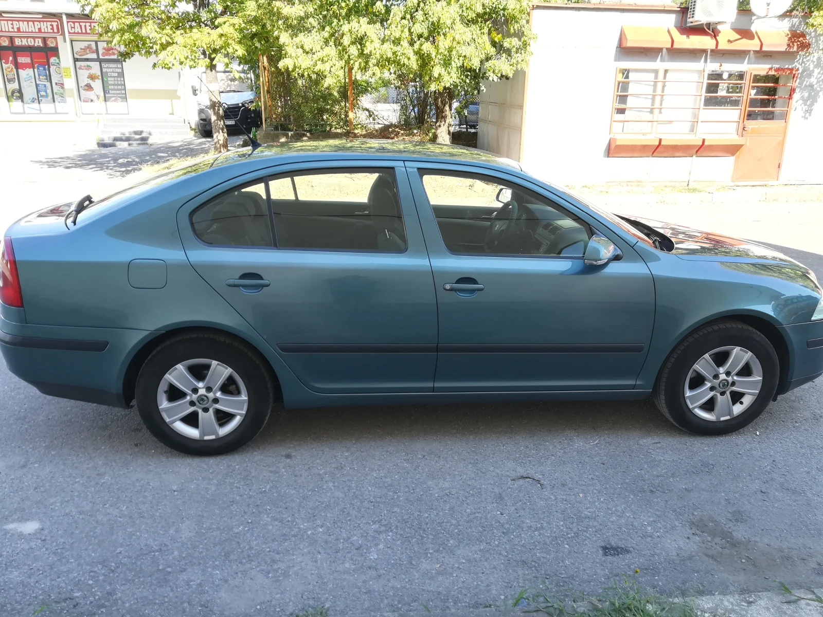 Skoda Octavia 1.6 MPI , снимка 4 - Автомобили и джипове - 55950380