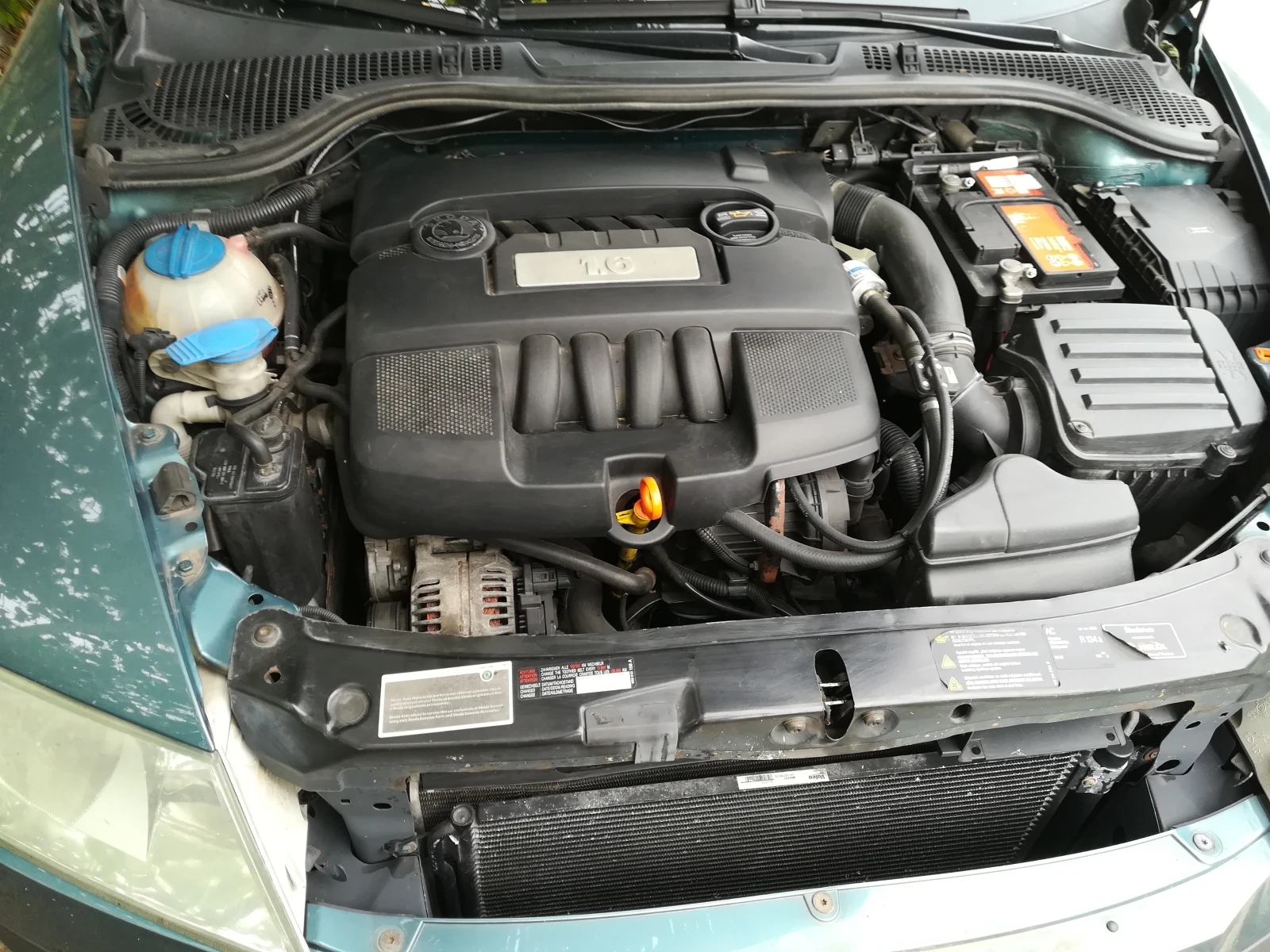 Skoda Octavia 1.6 MPI , снимка 12 - Автомобили и джипове - 55950380