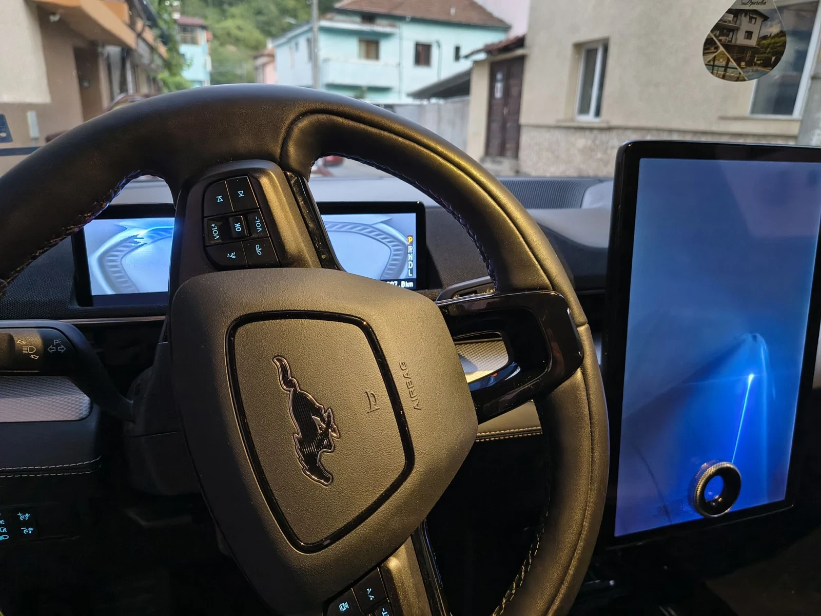 Ford Mustang Mach-E, снимка 12 - Автомобили и джипове - 56337192