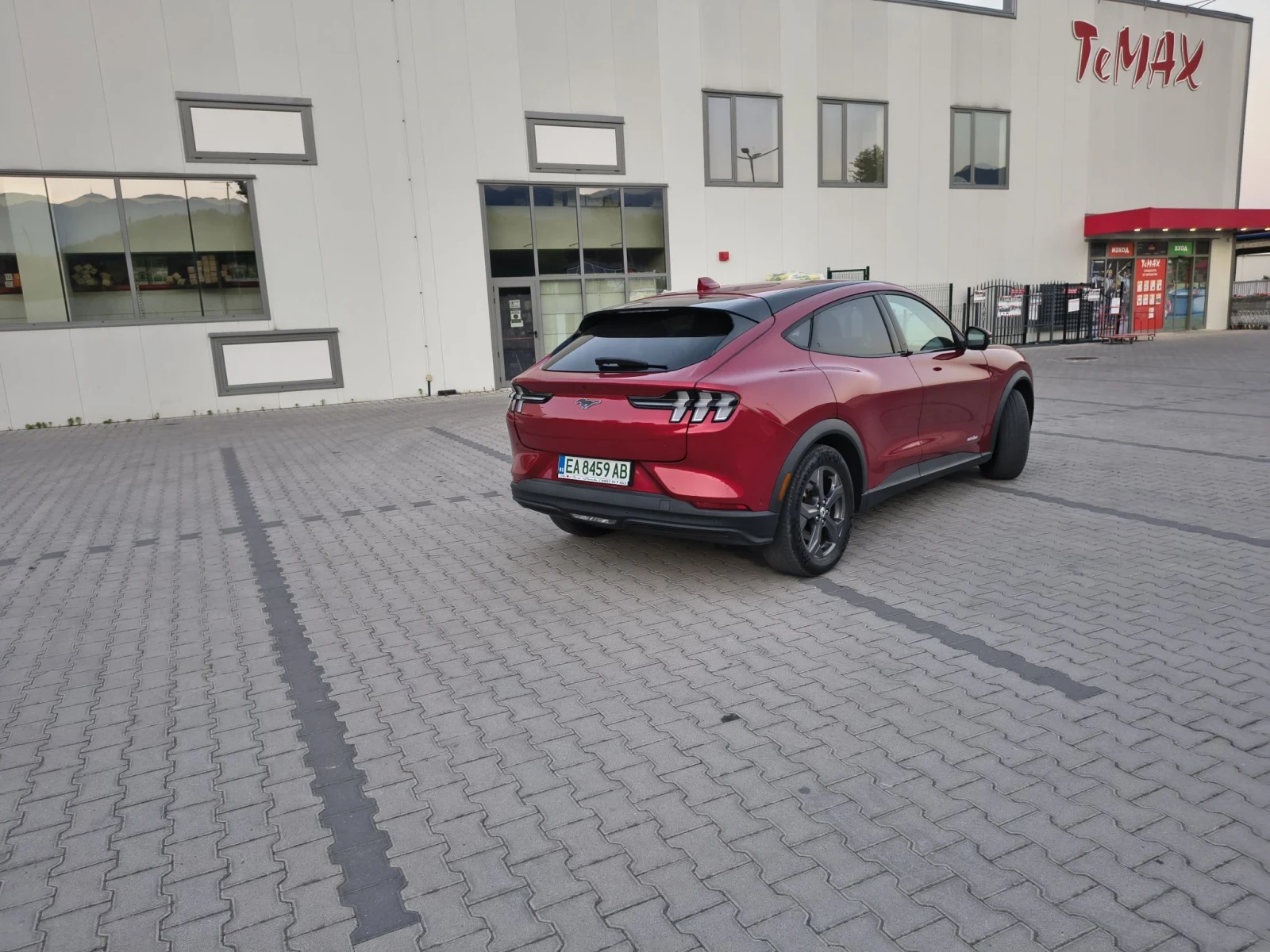 Ford Mustang Mach-E, снимка 5 - Автомобили и джипове - 56337192