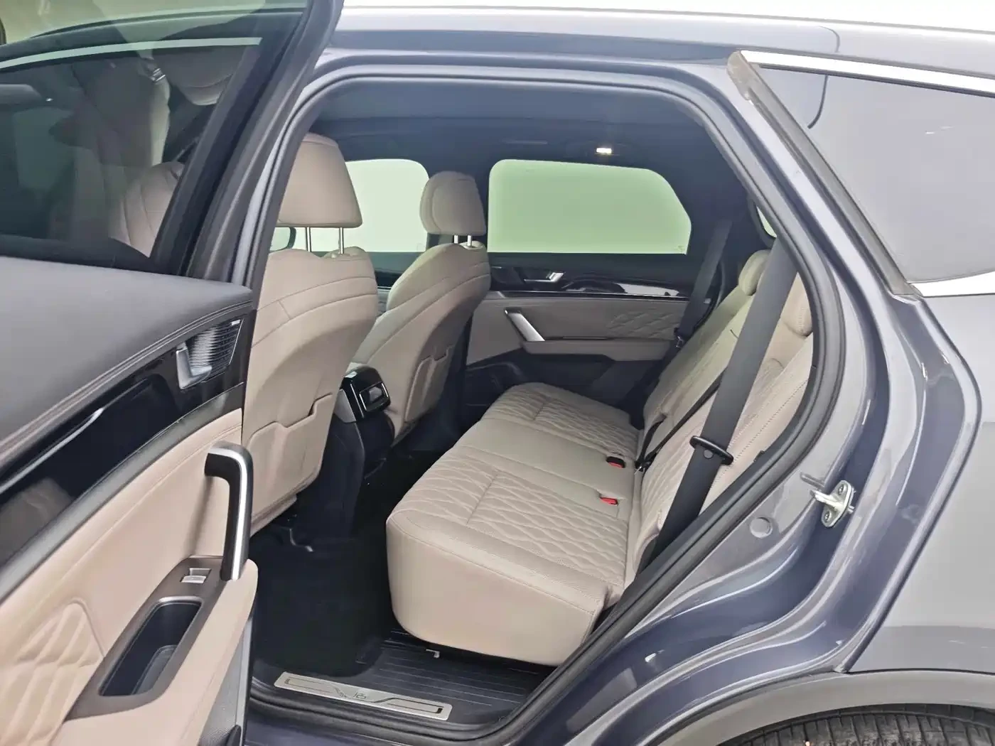 BYD Tang New Energy 2024 DM-p Glory Edition 215KM AWD Premi | Mobile.bg � ����������� 9