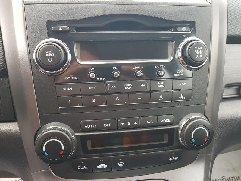 Honda Cr-v 6 СКОРОСТИ БЕНЗИН, снимка 10 - Автомобили и джипове - 53241906