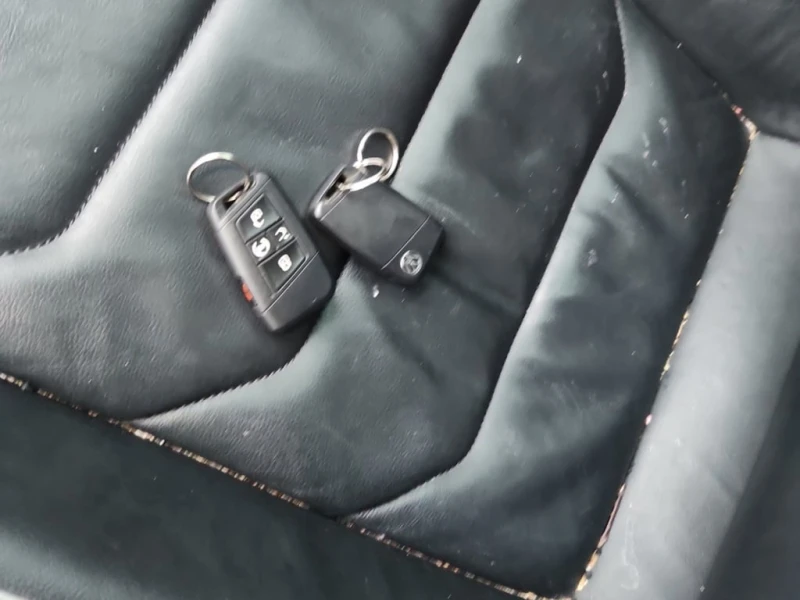 VW Tiguan R LINE* HIGHLINE * CARFAX * Втори чифт гуми, снимка 7 - Автомобили и джипове - 53448431