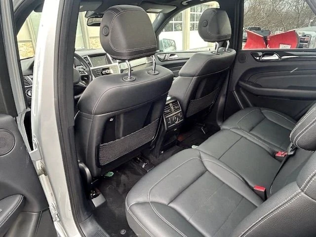 Mercedes-Benz ML 350 Harman/Kardon* 360View* Keyless* Подгрев* Пано, снимка 15 - Автомобили и джипове - 54110399