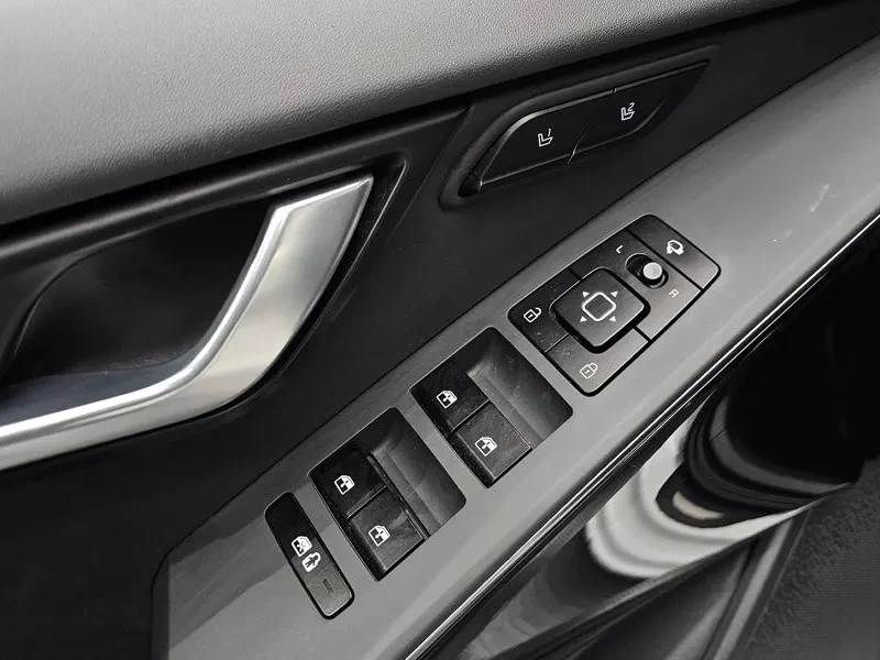 Kia Niro  Ev Earth, снимка 12 - Автомобили и джипове - 56597325