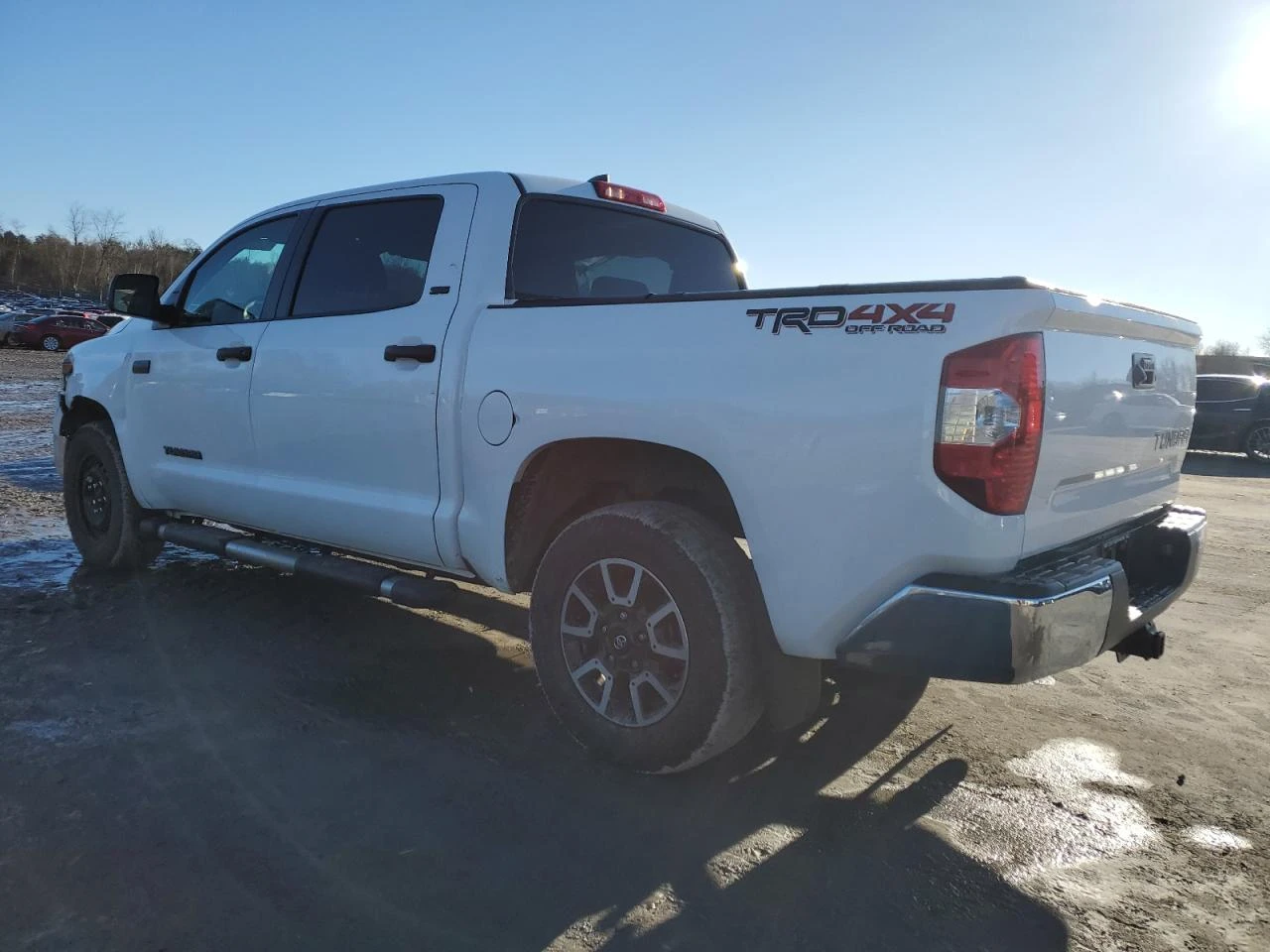 Toyota Tundra CREWMAX SR5 5.7L V8 - изображение 2