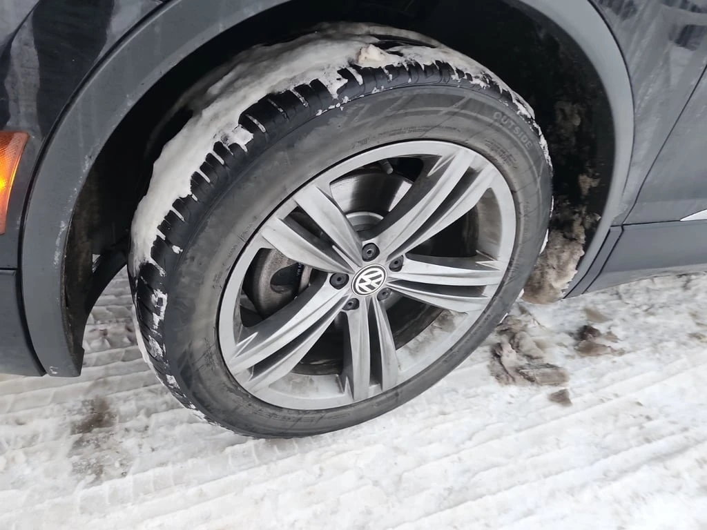 VW Tiguan R LINE* HIGHLINE * CARFAX * Втори чифт гуми - изображение 6