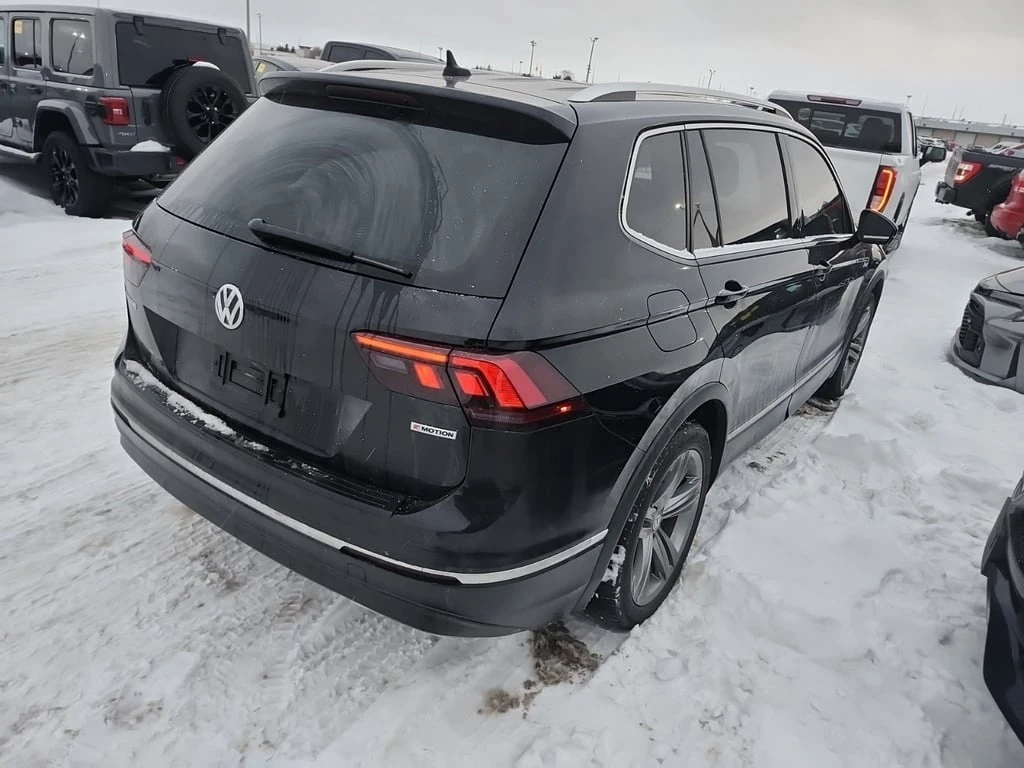 VW Tiguan R LINE* HIGHLINE * CARFAX * Втори чифт гуми - изображение 3