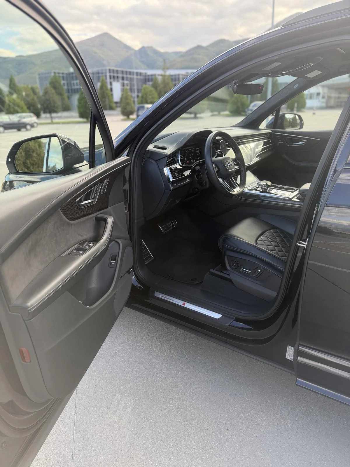 Audi SQ7  BLASK OPTIC 360* Massage Вакуум Лизин, снимка 7 - Автомобили и джипове - 53897730