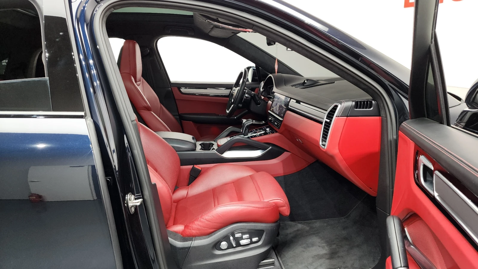 Porsche Cayenne COUPE* TURBO* 550КС+ * ОБДУХ* 360* ЛИЗИНГ, снимка 9 - Автомобили и джипове - 54611084