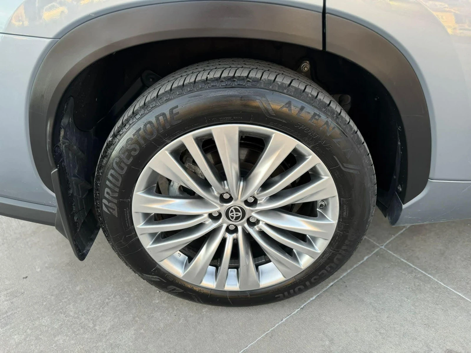 Toyota Highlander 2.5HYBRID* PLATINIUM* FULL* FULL* ЛИЗИНГ* БАРТЕР* , снимка 17 - Автомобили и джипове - 54779798