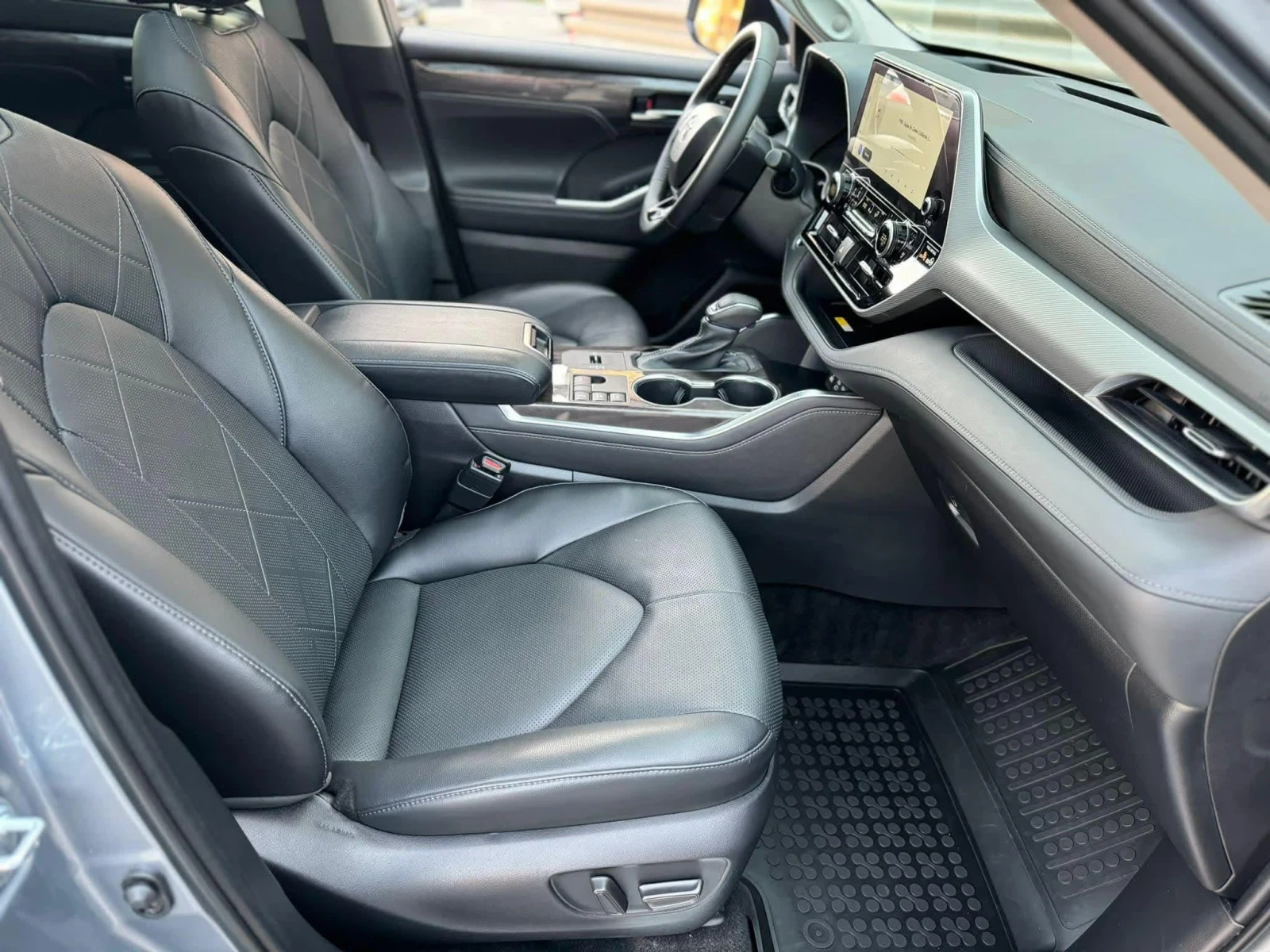 Toyota Highlander 2.5HYBRID* PLATINIUM* FULL* FULL* ЛИЗИНГ* БАРТЕР* , снимка 9 - Автомобили и джипове - 54779798