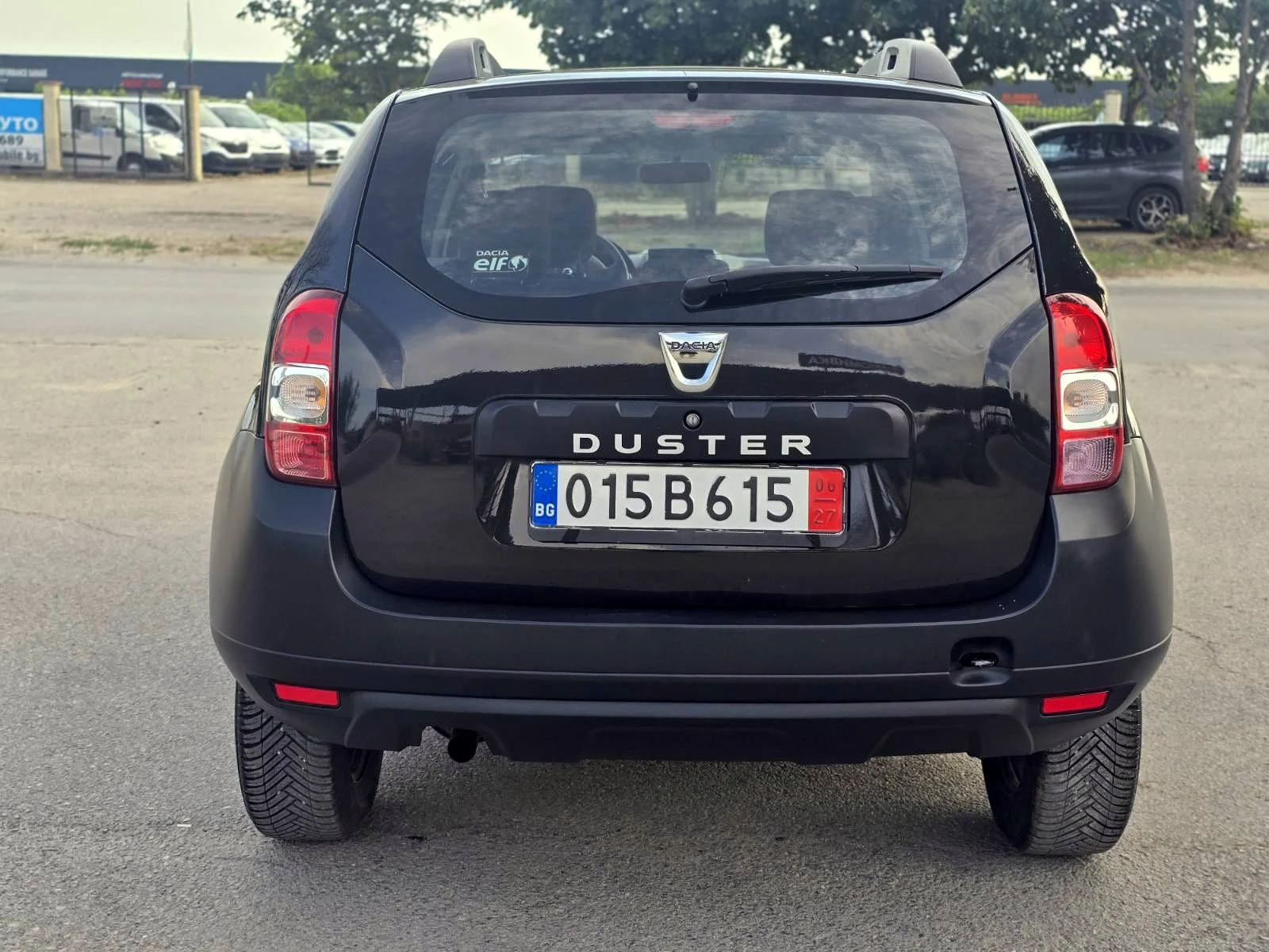 Dacia Duster 1.6i / КАТО НОВ, снимка 5 - Автомобили и джипове - 55321739