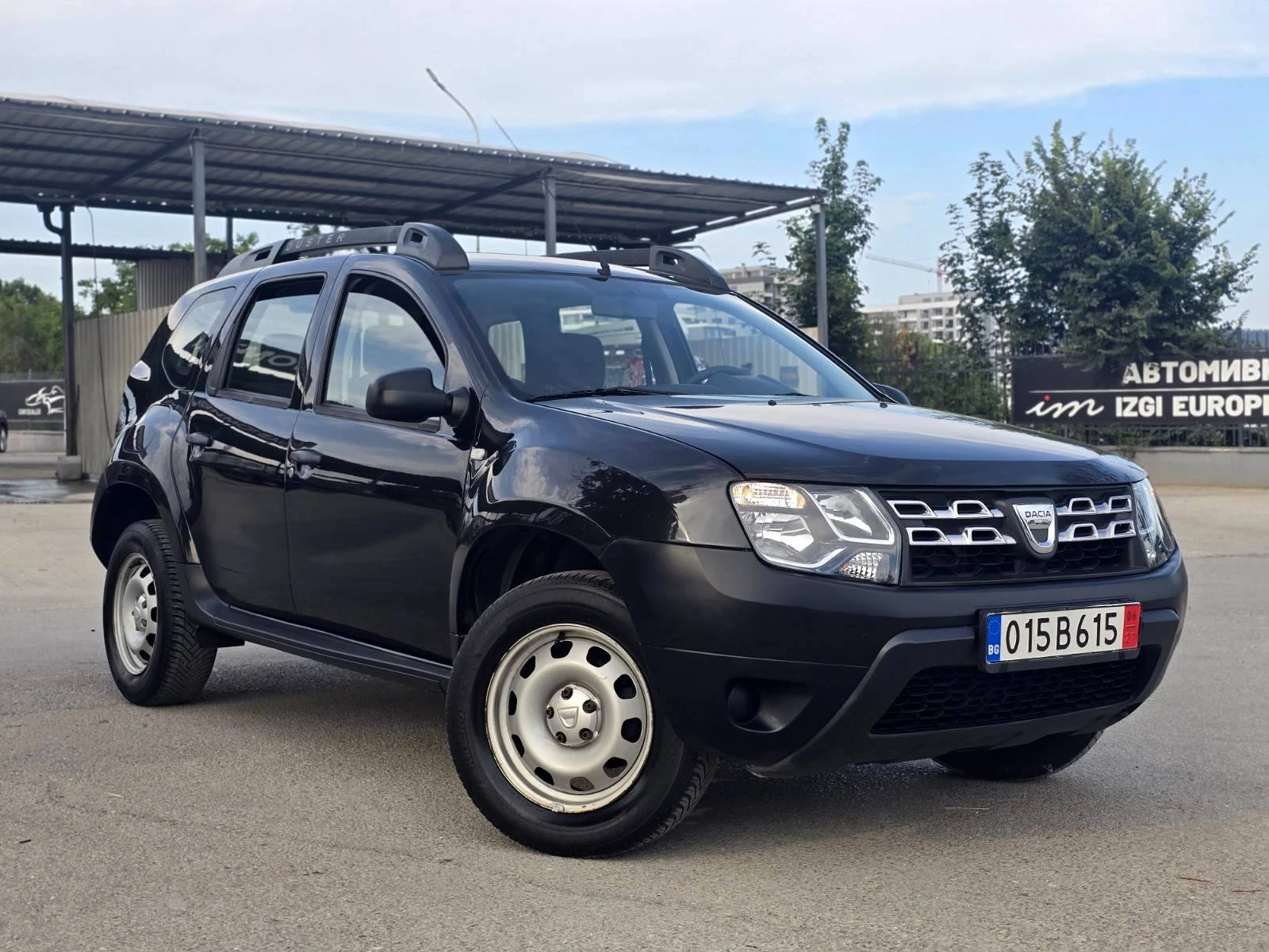 Dacia Duster 1.6i / КАТО НОВ, снимка 3 - Автомобили и джипове - 55321739