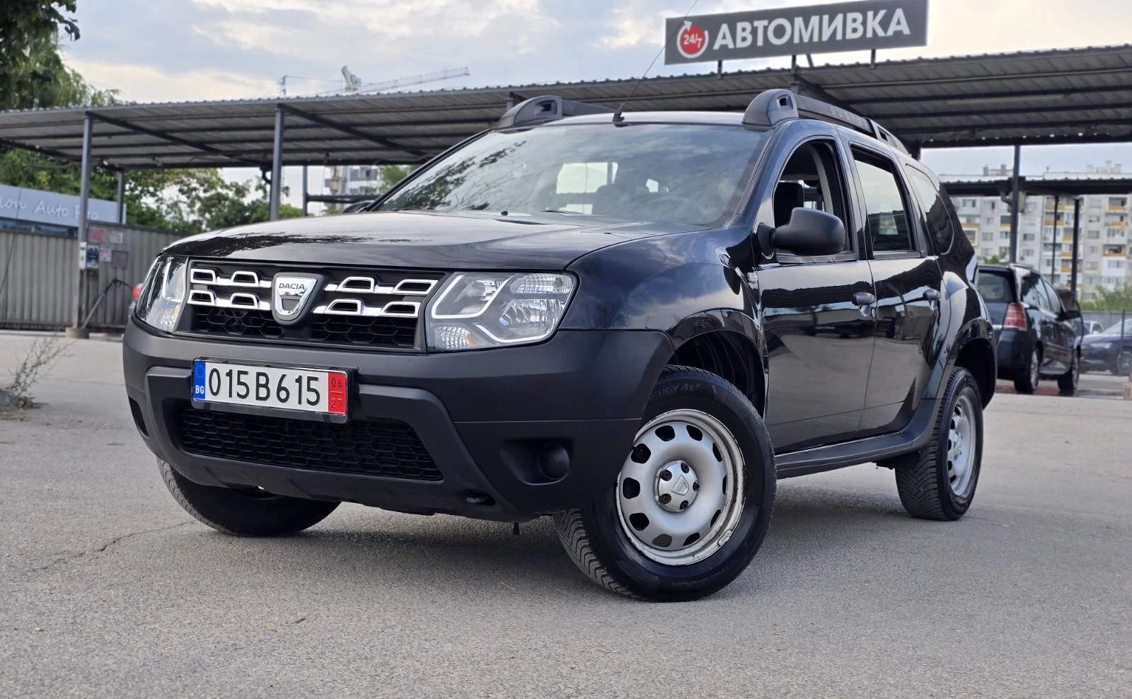 Dacia Duster 1.6i / КАТО НОВ, снимка 1 - Автомобили и джипове - 55321739