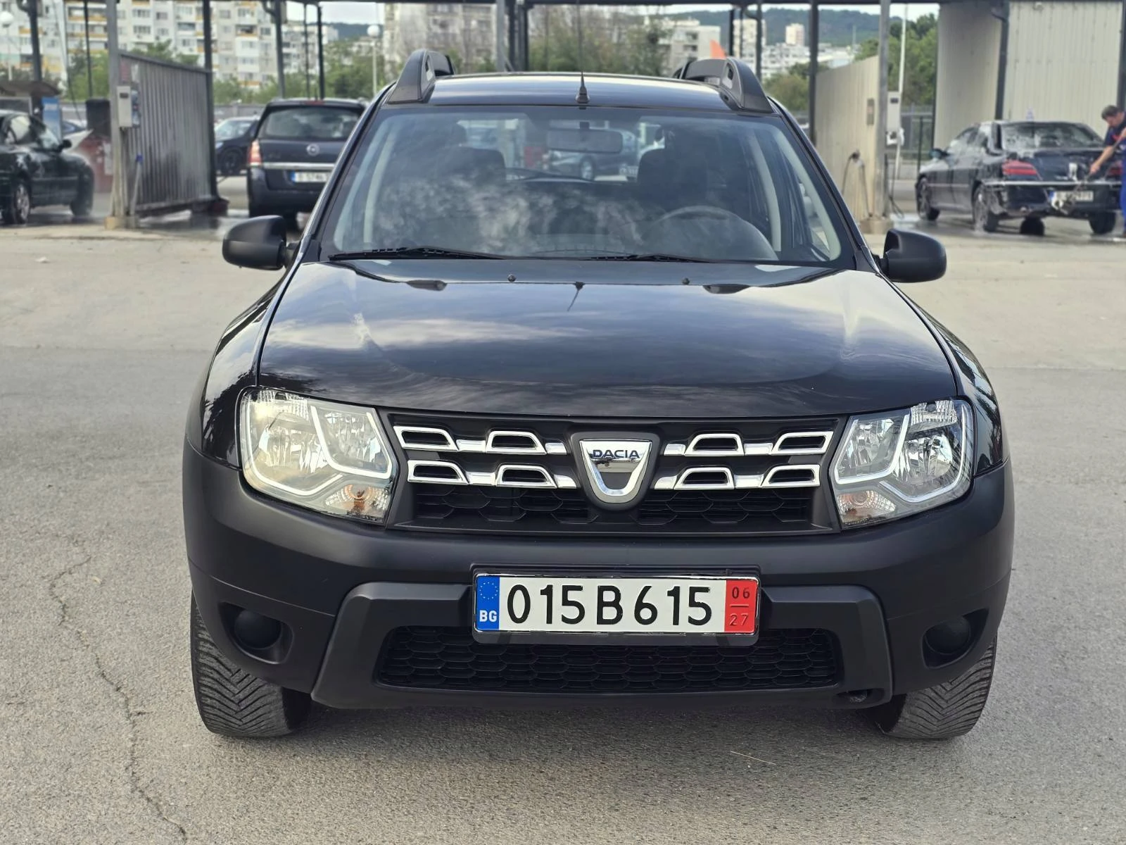 Dacia Duster 1.6i / КАТО НОВ, снимка 2 - Автомобили и джипове - 55321739