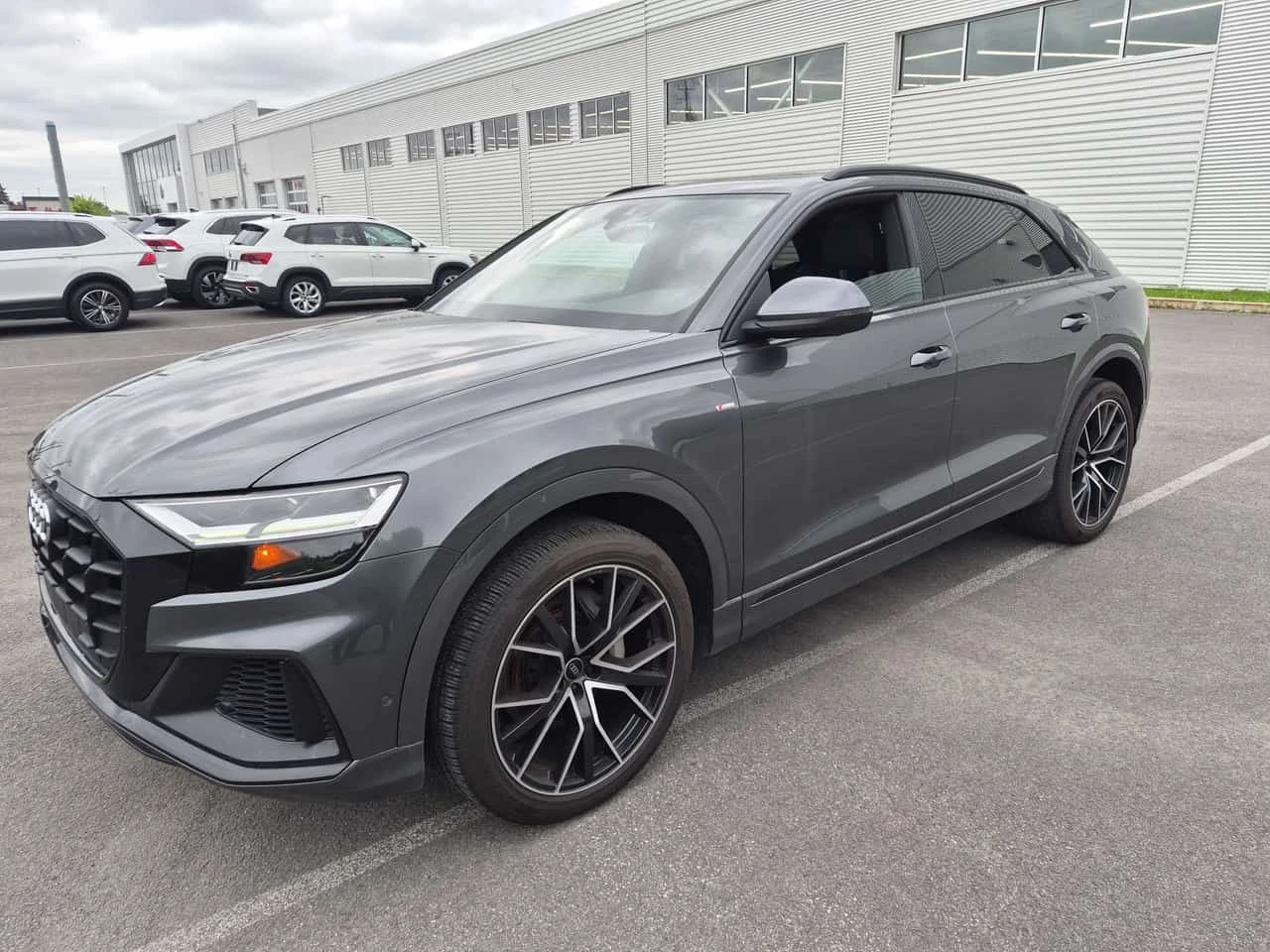 Audi Q8 PROGRESSIV S-LINE* ОБДУХВАНЕ* 360* CARFAX