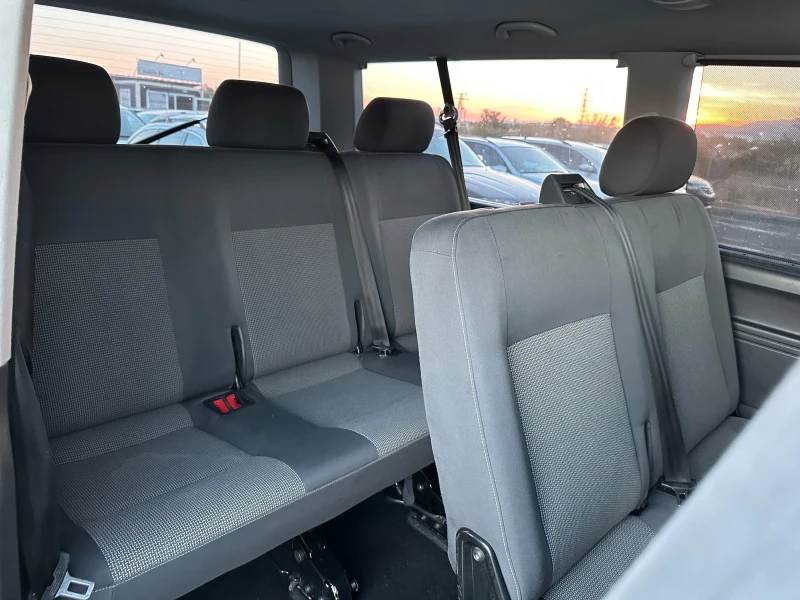 VW Caravelle 2.0TDI* 140к.с* 9-МЕСТЕН* ДЪЛГА БАЗА* 6 СКОРОСТИ, снимка 14 - Бусове и автобуси - 51826305