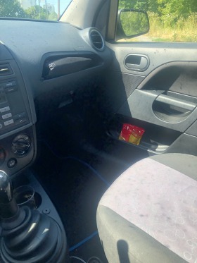 Ford Fiesta 1.25 ГАЗ-Бензин, снимка 8 - Автомобили и джипове - 43593313