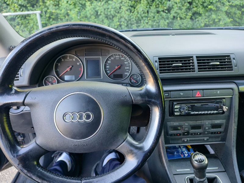 Audi A4 2.4, снимка 4 - Автомобили и джипове - 45618080