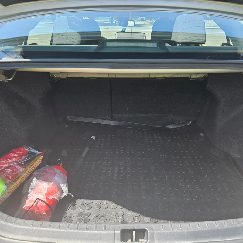 Toyota Corolla D4-D, снимка 12 - Автомобили и джипове - 47411789