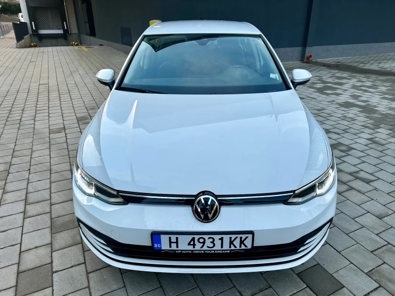 VW Golf 8 2.0 TDI 70хил км* Ambient* Distronic* LaneAssist, снимка 2 - Автомобили и джипове - 48344146