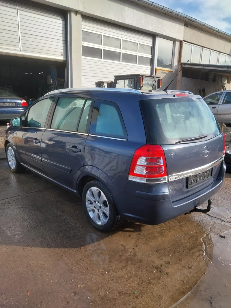 Opel Zafira 1.9 автомат, снимка 4 - Автомобили и джипове - 48589205