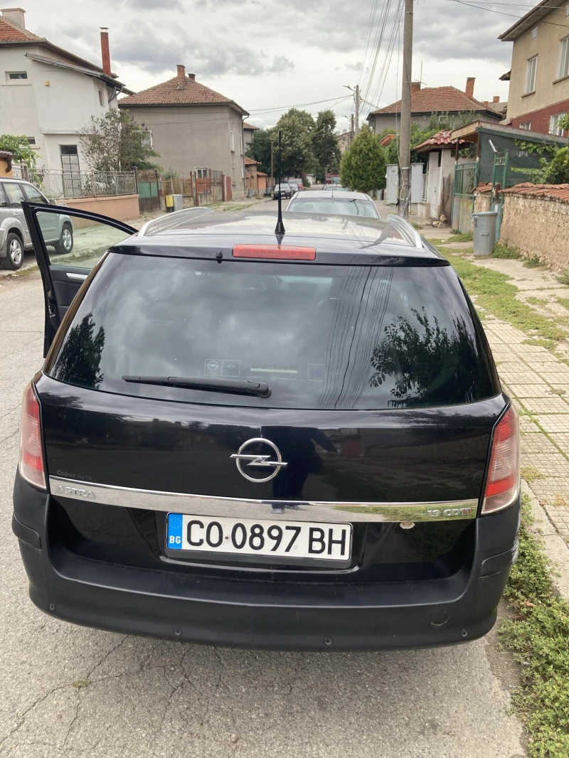 Opel Astra 1.9 CDTI Cosmo, снимка 3 - Автомобили и джипове - 48694798