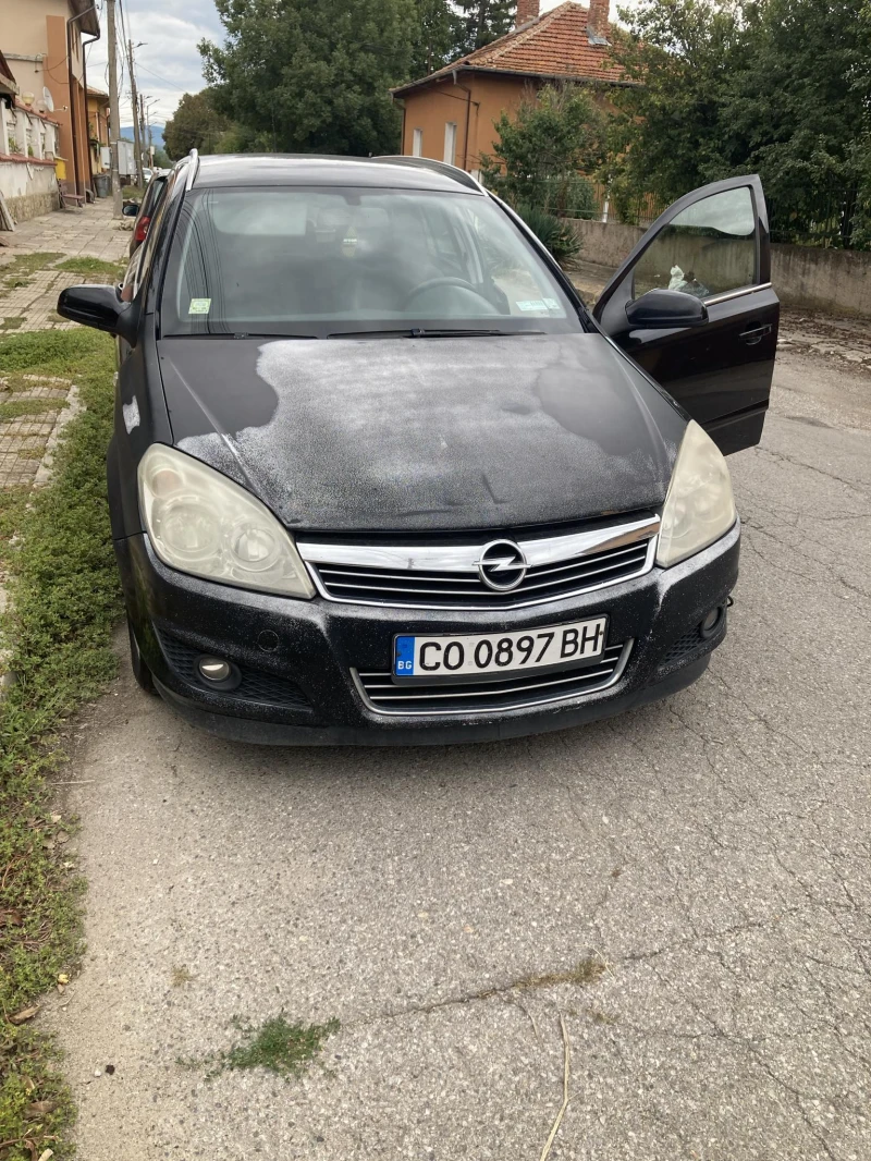 Opel Astra 1.9 CDTI Cosmo, снимка 2 - Автомобили и джипове - 48694798