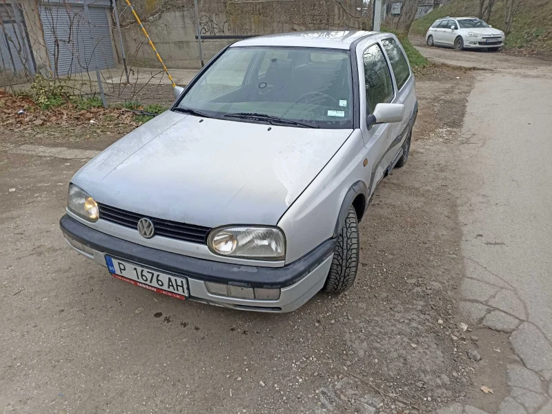 VW Golf, снимка 1 - Автомобили и джипове - 49544454