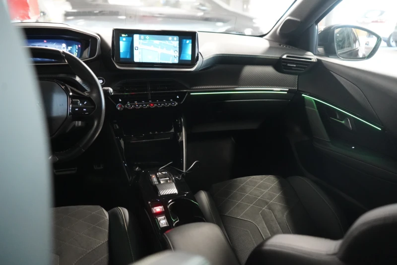 Peugeot 208 e-GT Pack 136, снимка 14 - Автомобили и джипове - 50671018