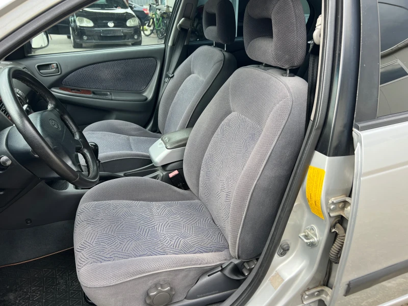 Toyota Avensis 2.0TD-90к.с/Климатик/Автоматични фарове/ел. Пакет, снимка 11 - Автомобили и джипове - 51219613