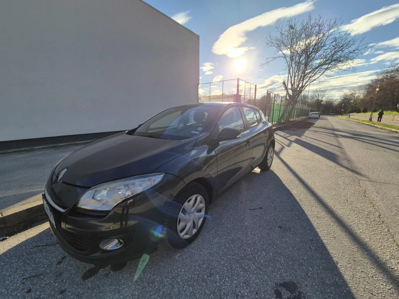 Renault Megane 1.5DCI, снимка 6 - Автомобили и джипове - 52640652