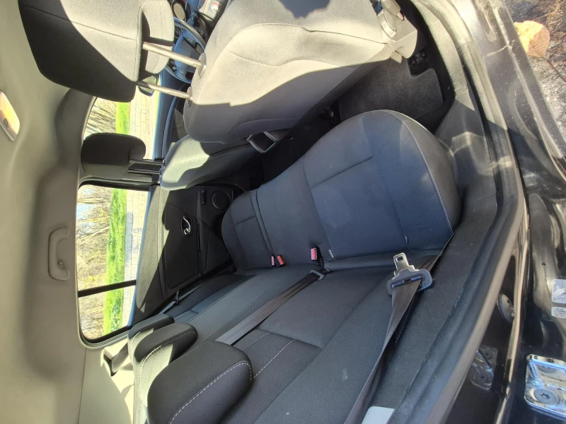 Renault Megane 1.5DCI, снимка 8 - Автомобили и джипове - 52640652