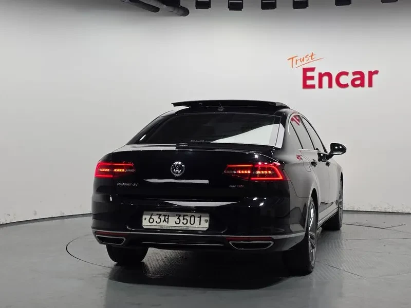 VW Passat 2.0 TDI, снимка 4 - Автомобили и джипове - 54299774